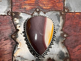 Red Mango Wood Box: Banded Agate Gemstone