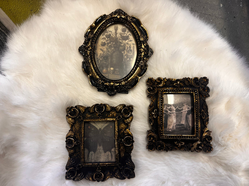 Witchy Antiqued Frame Lot 002