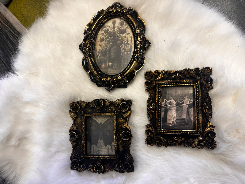 Witchy Antiqued Frame Lot 002