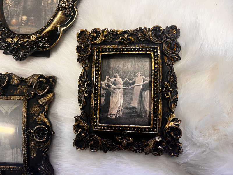 Witchy Antiqued Frame Lot 002