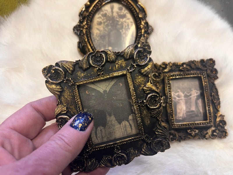 Witchy Antiqued Frame Lot 002