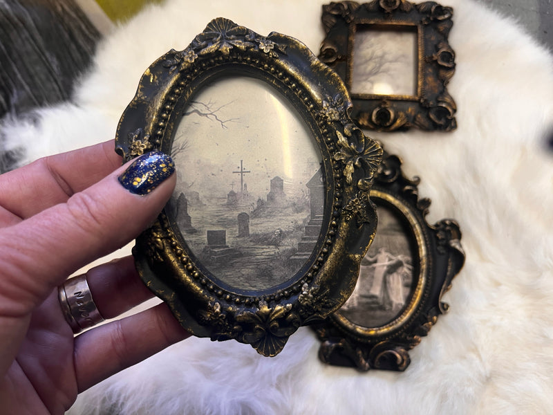 Witchy Antiqued Frame Lot 003