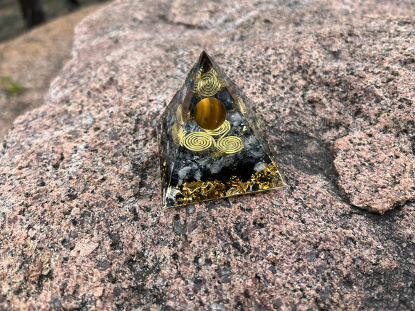 Pyramid - 2 inch w/Tigers Eye Sphere