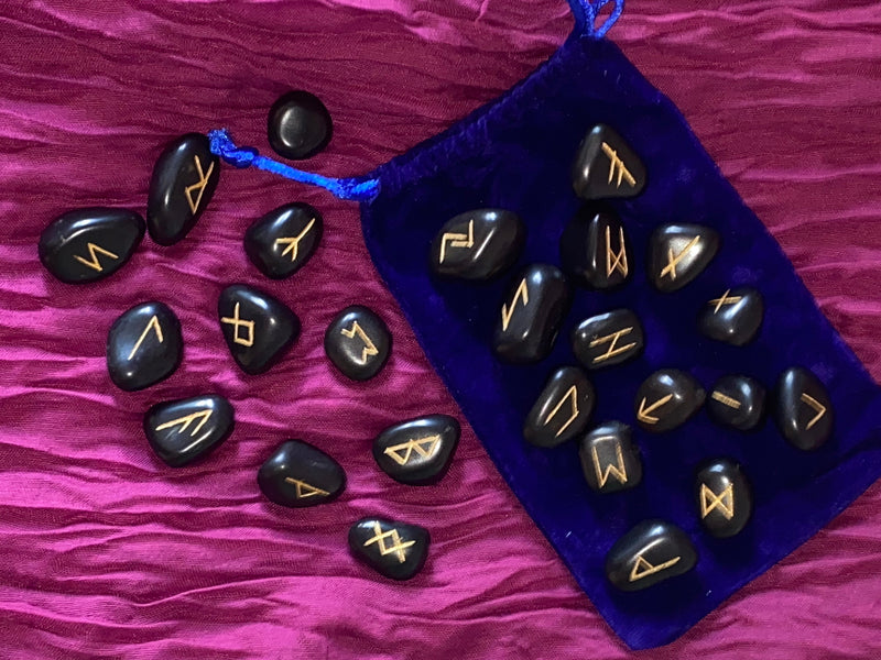 Runes Black Agate - Elder Futhark Velvet Pouch w/Instructions and Chart